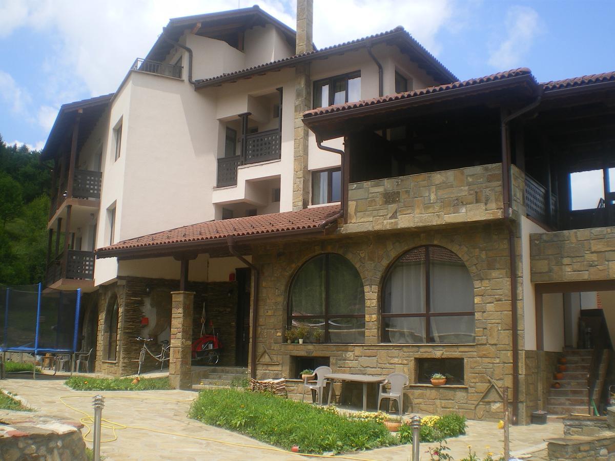 Family Hotel Balkana Apriłci Zewnętrze zdjęcie
