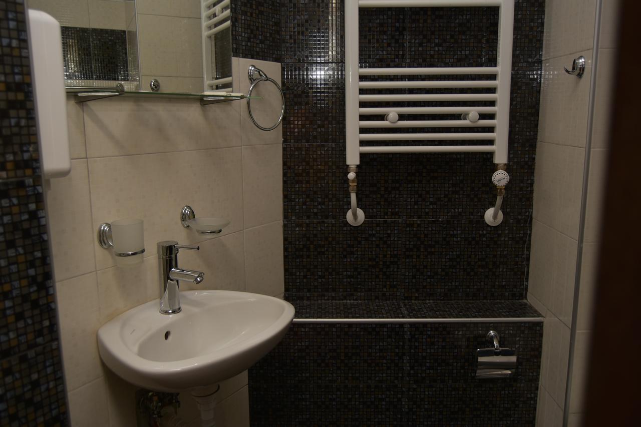 Family Hotel Balkana Apriłci Zewnętrze zdjęcie