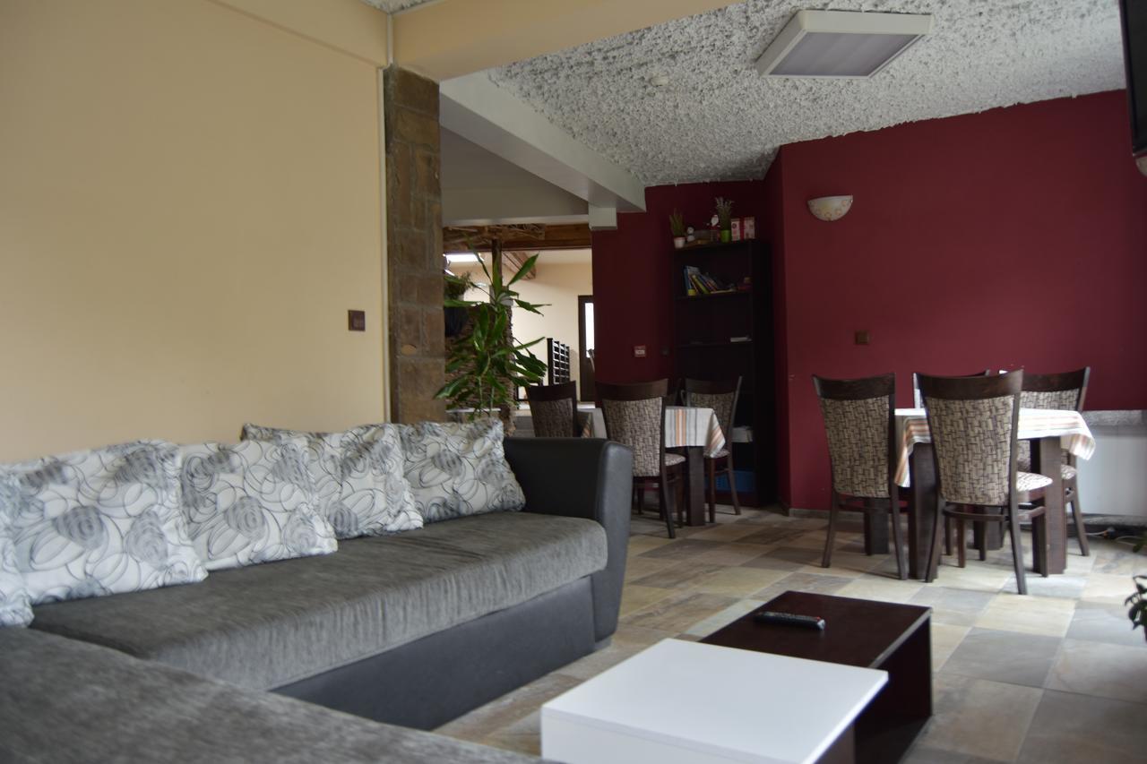 Family Hotel Balkana Apriłci Zewnętrze zdjęcie